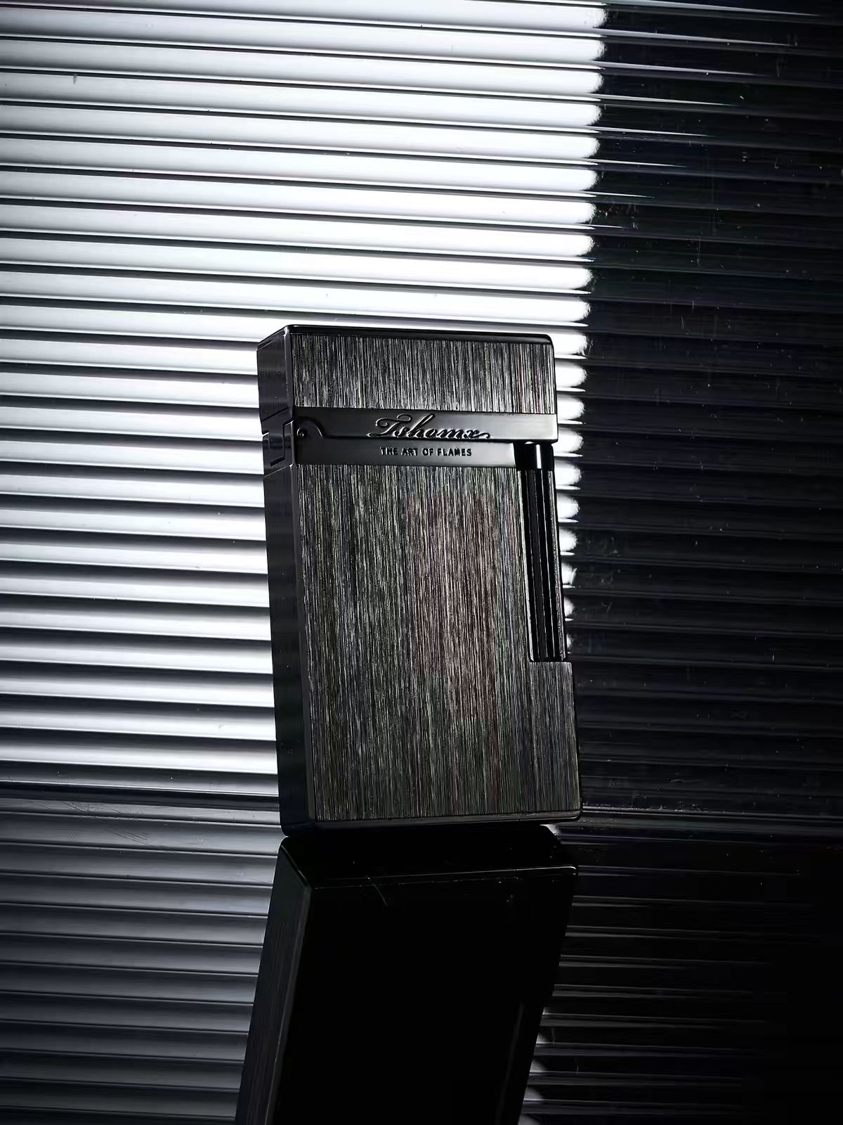 Vertical Grain Luxury Side Flint
